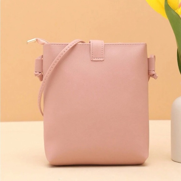 ⚠️Clearance Solid Pink Crossbody Bag - Picture 4 of 6